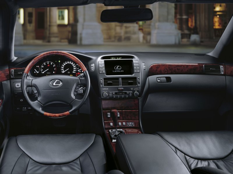 Lexus LX 430
