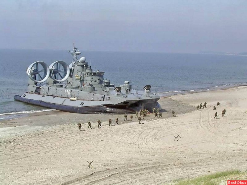 Малый десантный корабль на воздушной подушке ЗУБР