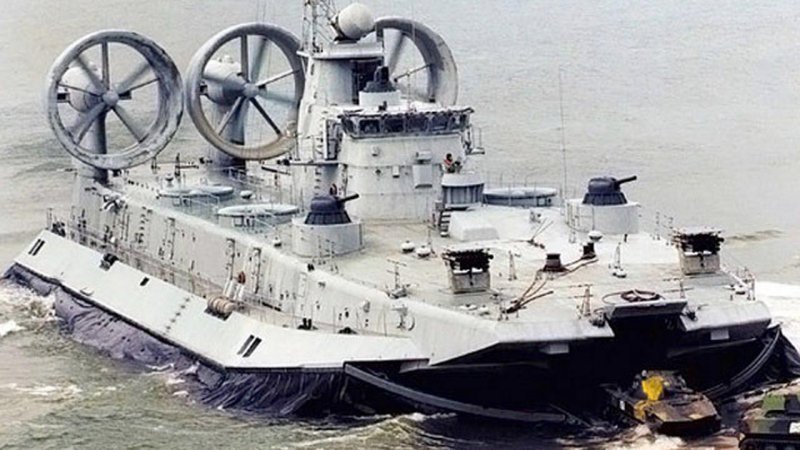 Кораблей на воздушной подушке «ЗУБР» И «мурена»