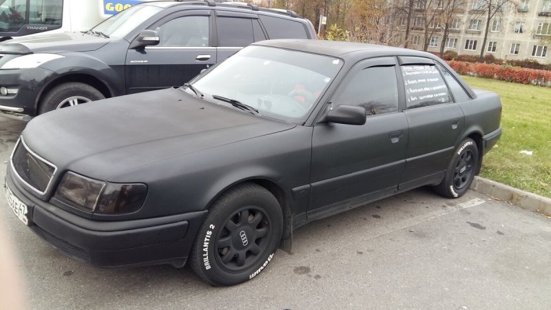 Ауди 100 черная мат