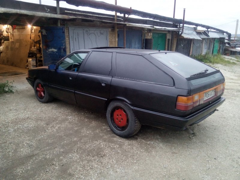 Ауди 100 с3 Авант черный