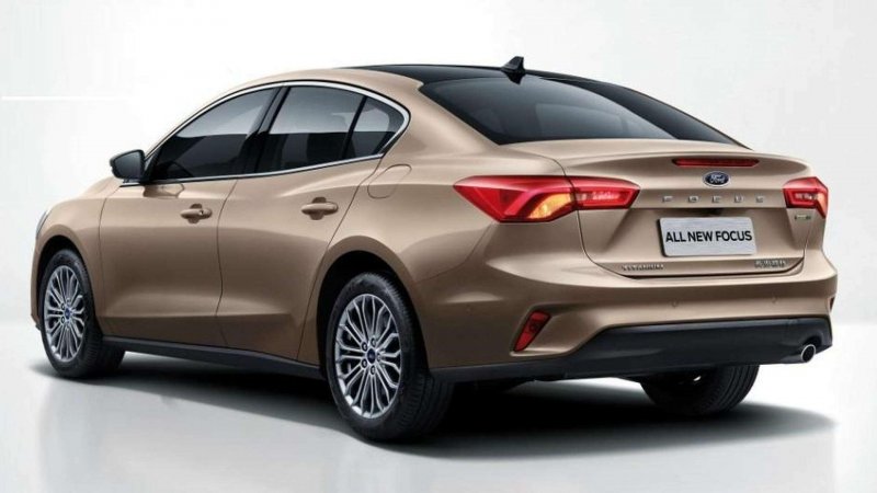 Focus 4 sedan