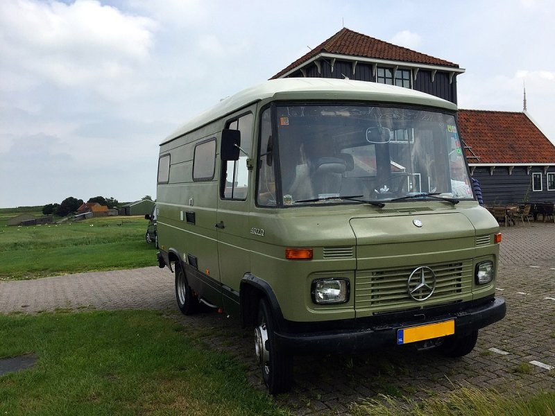Mercedes-Benz 407d