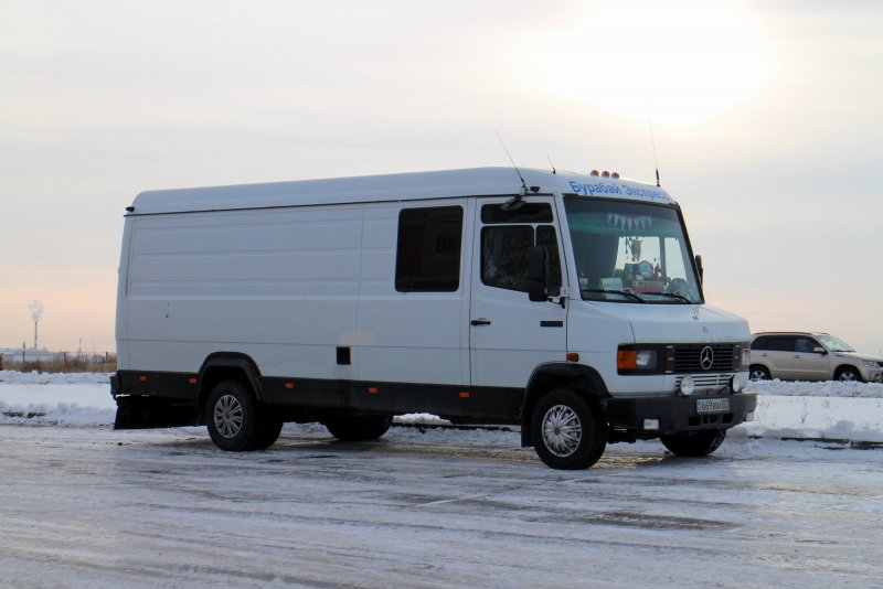 Mercedes-Benz t2