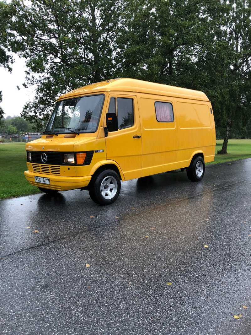 Мерседес 207 d масса