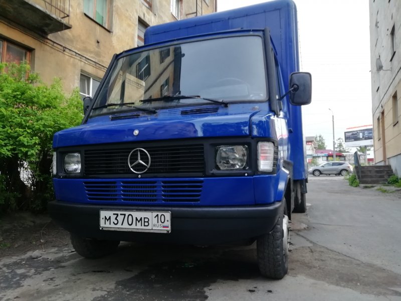 Mercedes-Benz t2