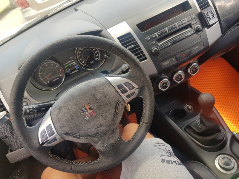 Пежо 4007 третий ряд
