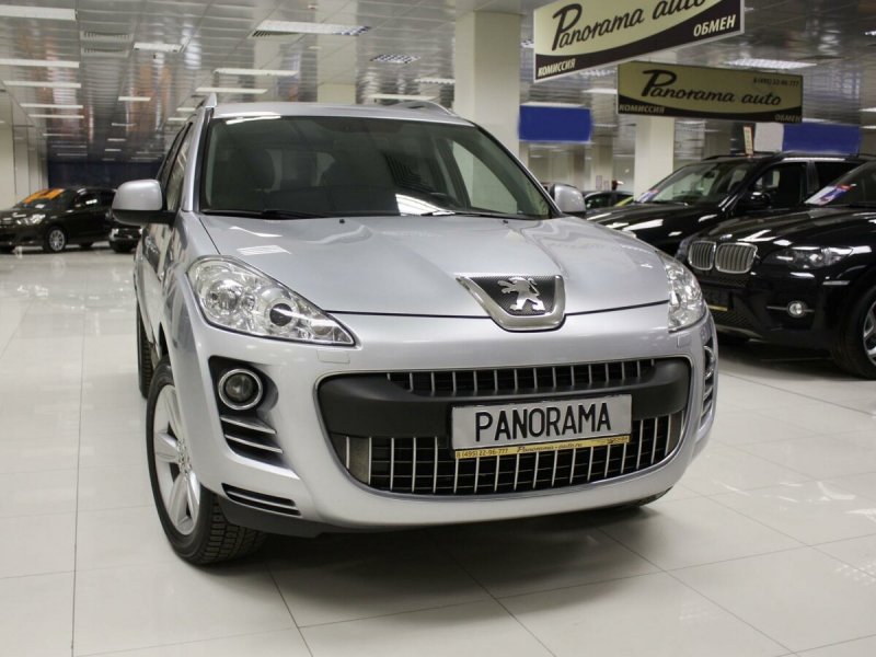 Peugeot 4007 интерьер