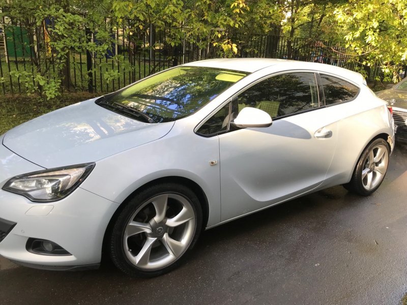 Opel Astra GTC Turbo