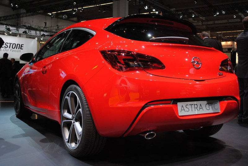 Опель Астра GTC 1.4 турбо