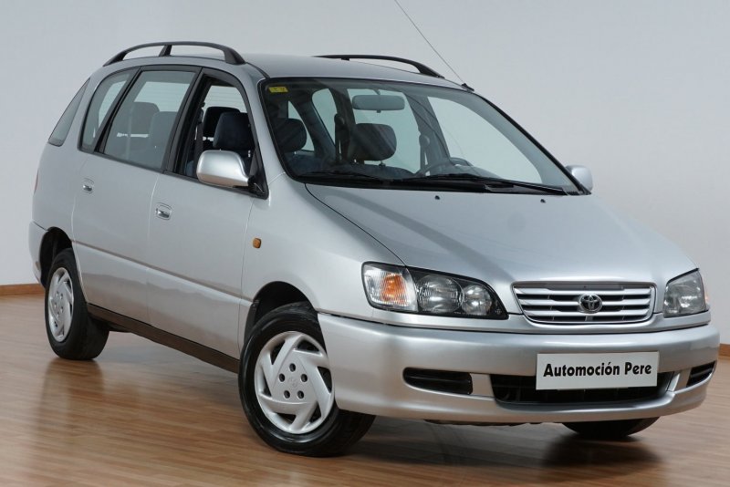 Toyota Picnic 2001