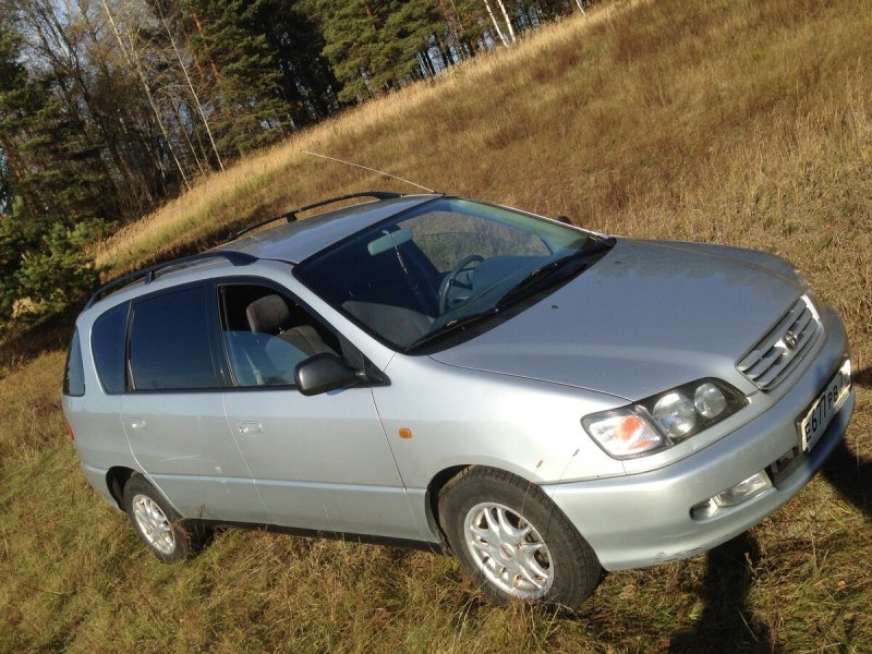 Toyota Picnic 2000 2.2 Pump