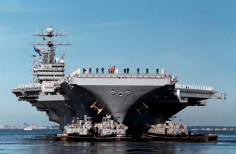 USS Джордж Вашингтон ( CVN 73)