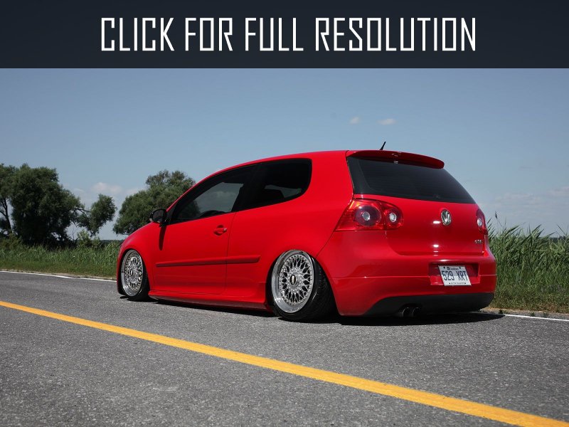 Volkswagen up GTI stance