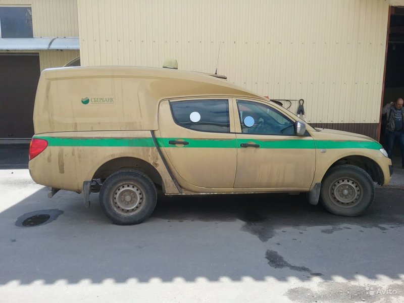Mitsubishi l200 инкассаторский