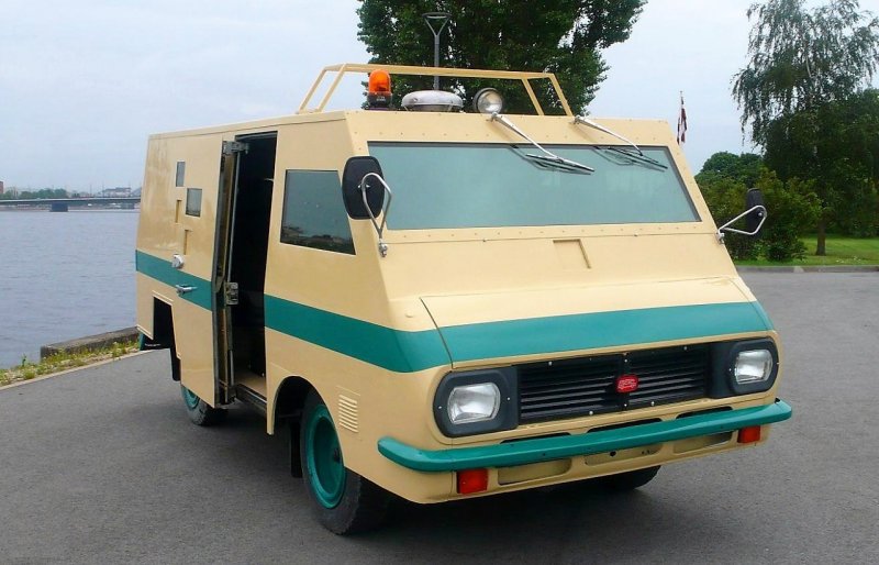 РАФ 2203 броневик