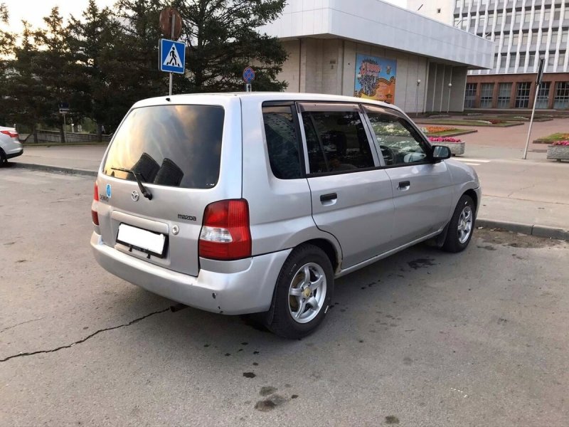 Мазда Демио 2002г