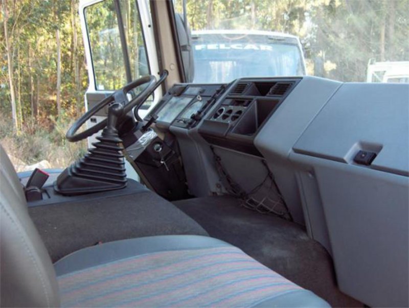 Volvo fl240 белый