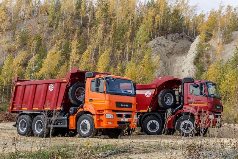 Грузовая машина КАМАЗ 65801