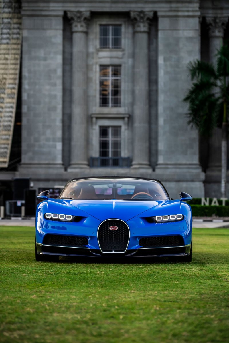 Бугатти Chiron 2020