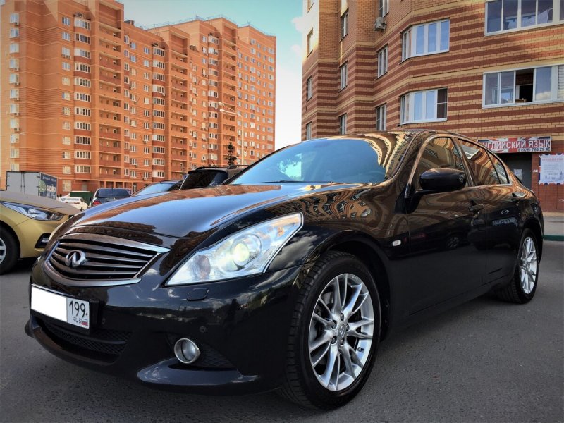 Infiniti m 2010