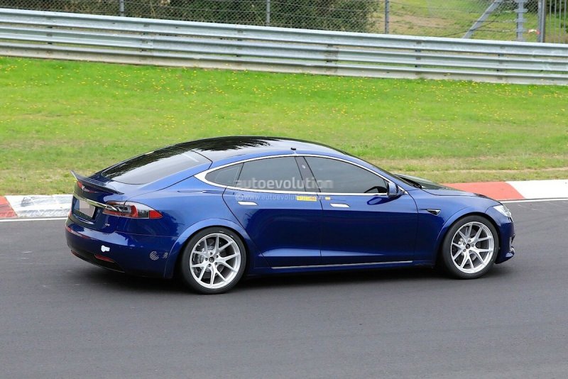 Tesla model s Plaid 2021