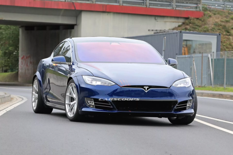 Tesla x 2021