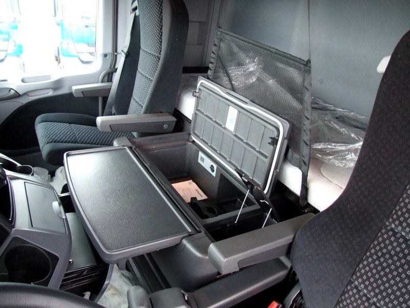 Mercedes Benz Actros 1844 интерьер