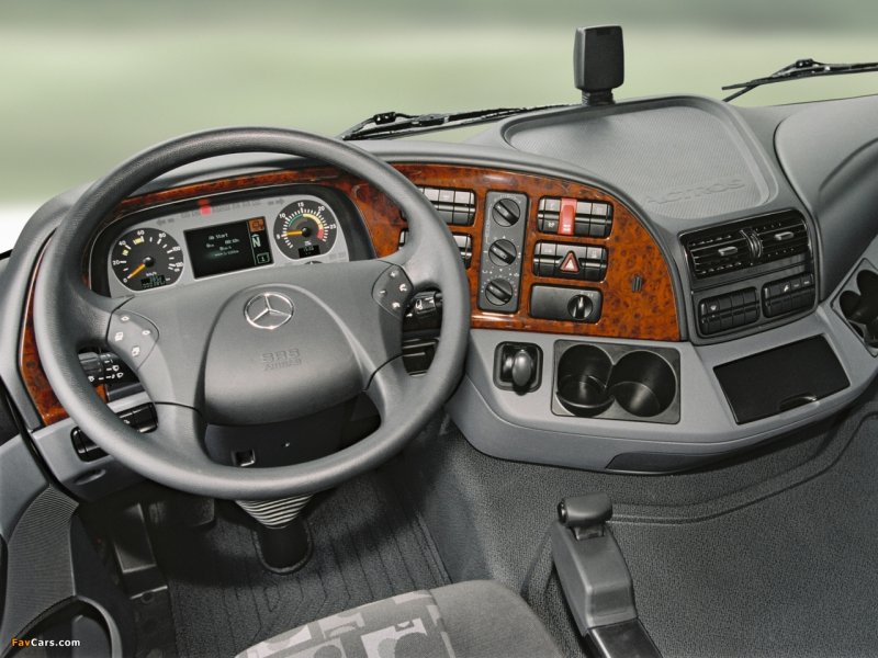 Mercedes Benz Actros 1844 салон
