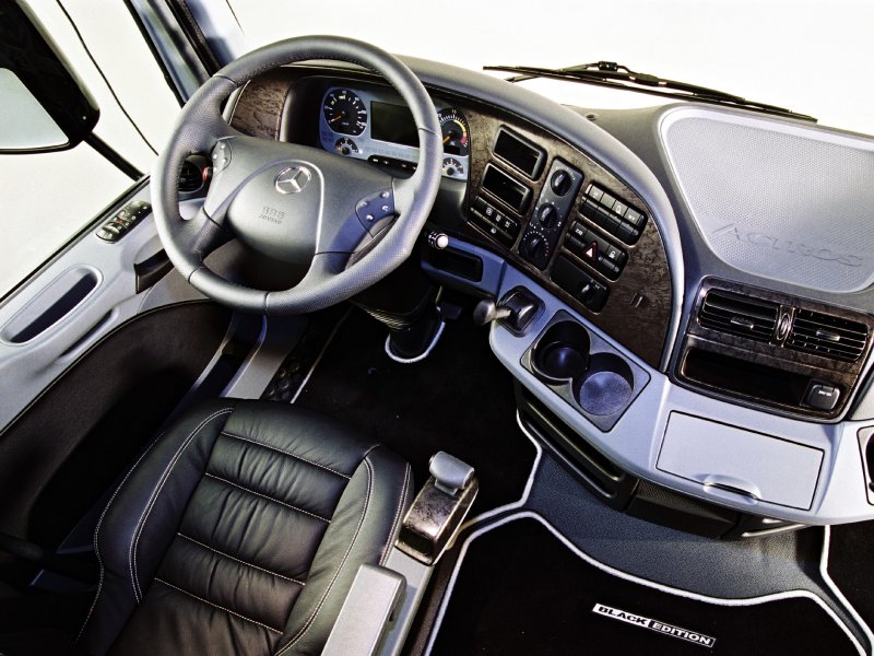 Mercedes Actros 2004 салон