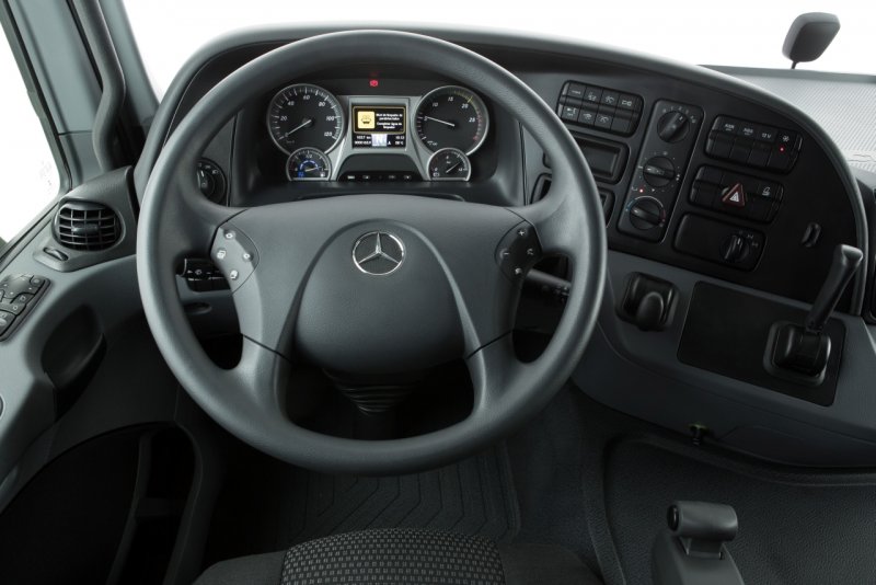 Mercedes Benz Actros 1844 салон