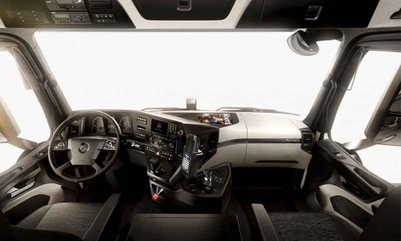 Mercedes Benz Actros 2007 кабина