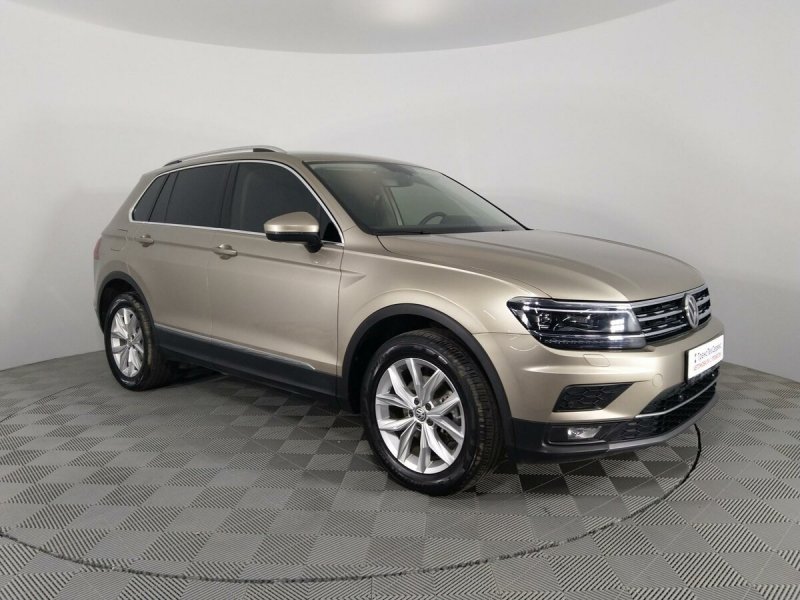 Volkswagen Tiguan 2019 бежевый