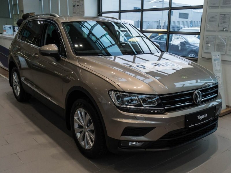 Volkswagen Tiguan 2019 бежевый металлик