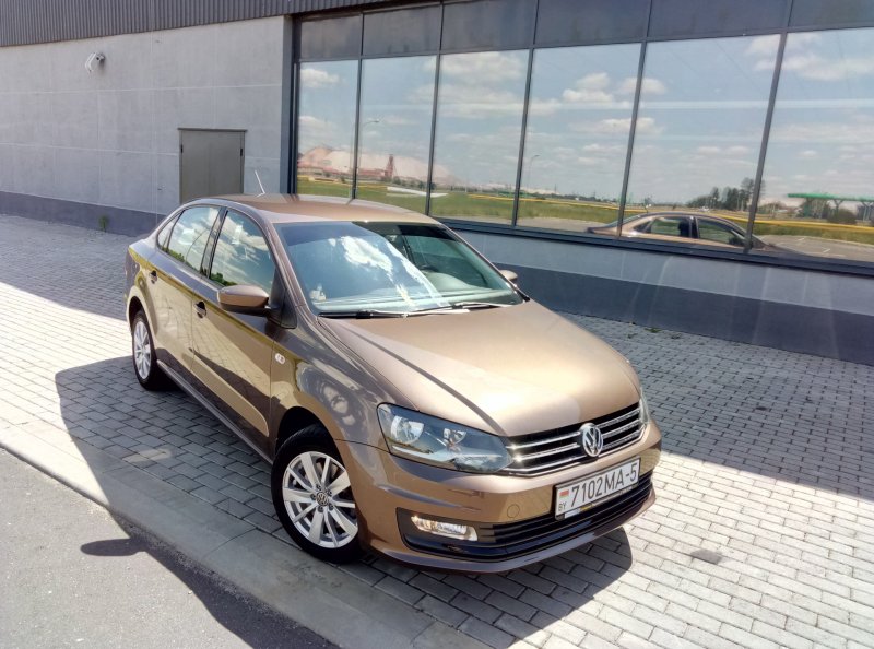 Volkswagen Polo sedan Brown