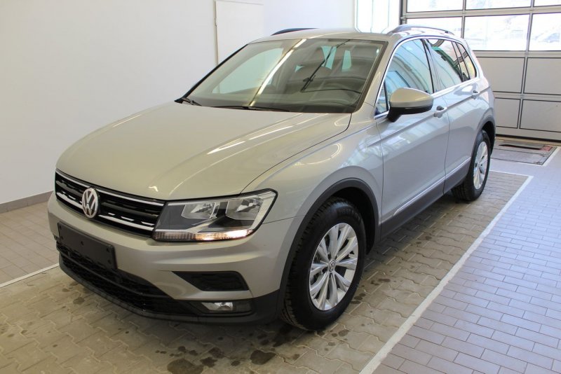 Volkswagen Tiguan 2019 бежевый металлик