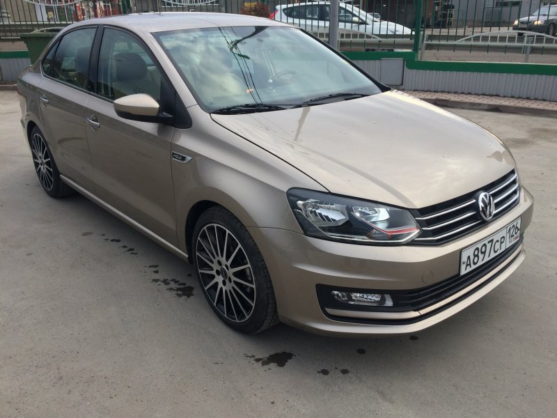 Volkswagen Tiguan 2017 бежевый