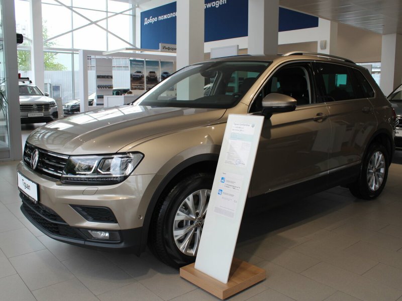 Volkswagen Tiguan 2019 бежевый
