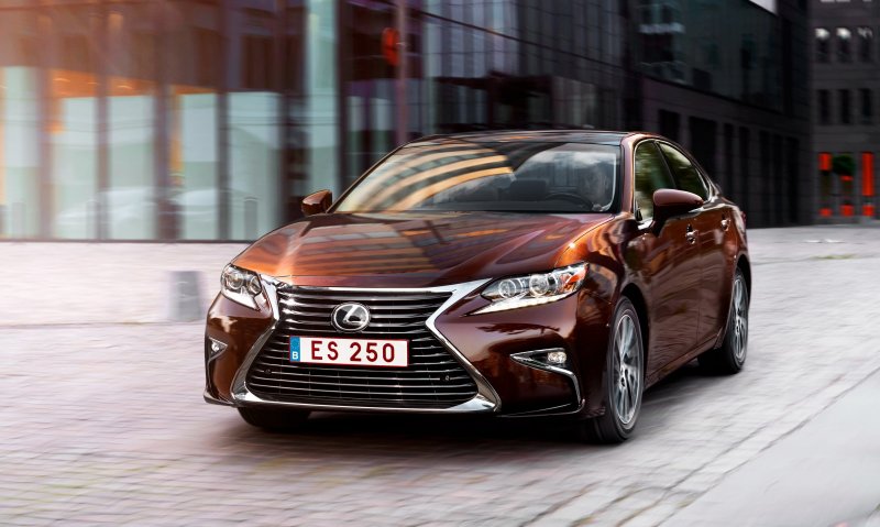 Lexus ЕС 250