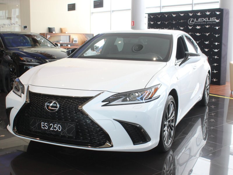 Lexus es 200 2010