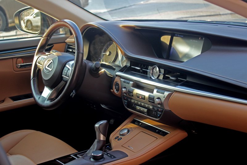 Lexus es 200 2016