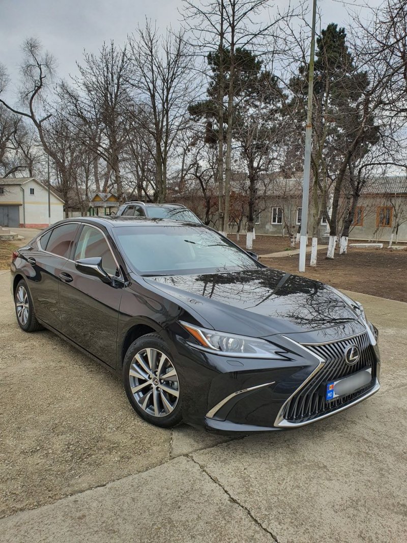 Lexus es 200