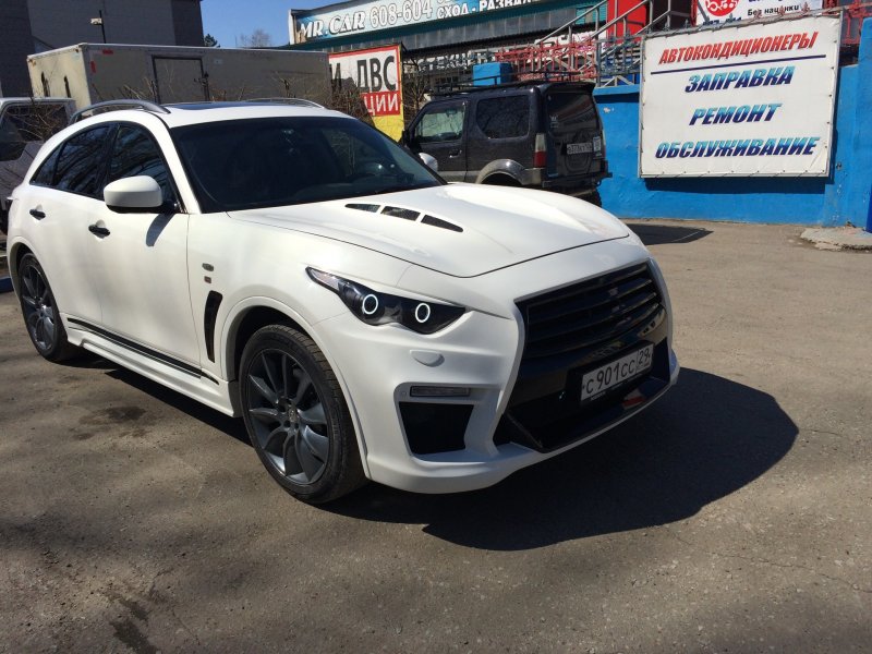 Infiniti FX 50 белый антихром