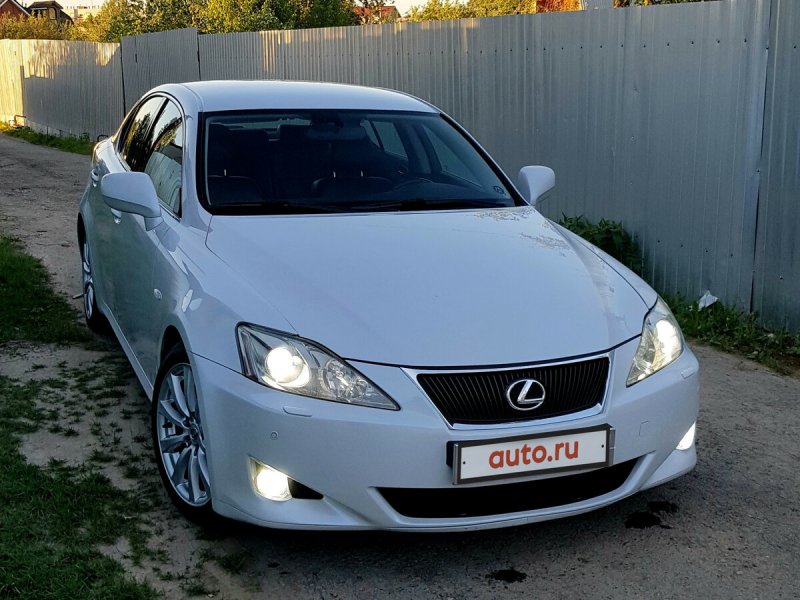 Лексус седан 250 2008
