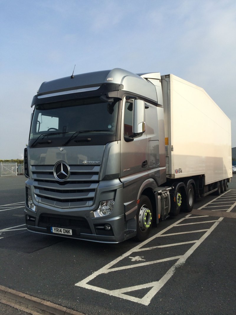 Mercedes Actros 6