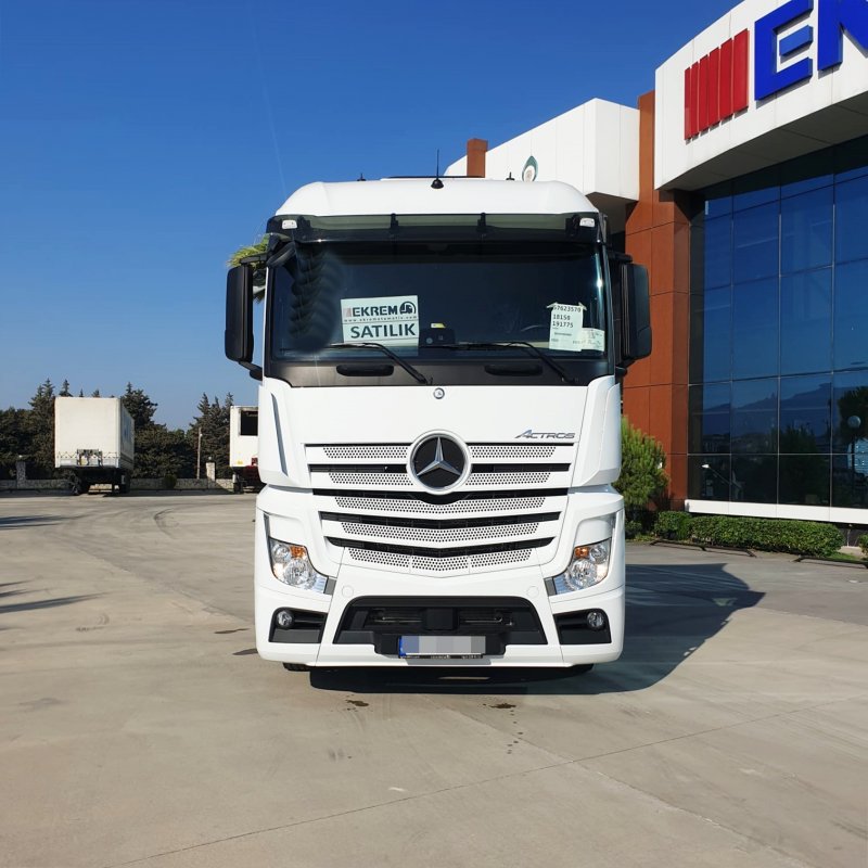Мерседес Actros 1845