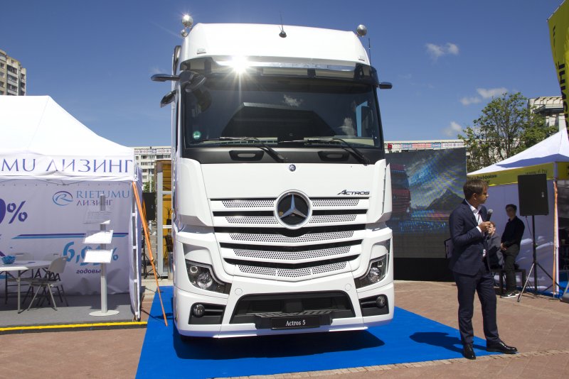 Mercedes Actros без зеркал