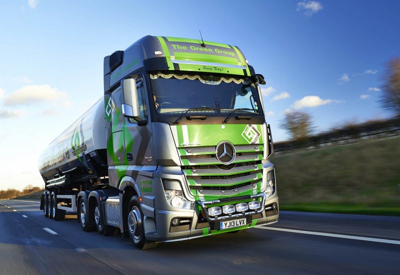 Зелёный Мерседес Actros