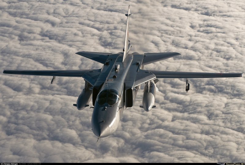 Су-24 истребитель-бомбардировщик
