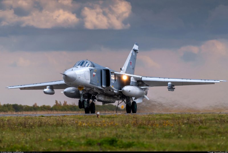 Самолет Су 24м